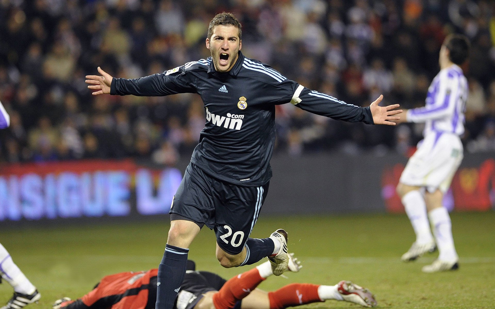 《Apex Legends》新版本发布,新增多项战术装备,apex lengends